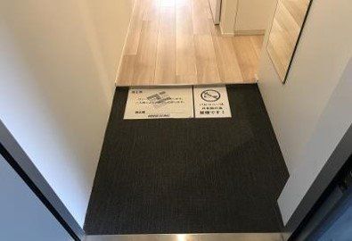 玄関　※同タイプの別のお部屋です。