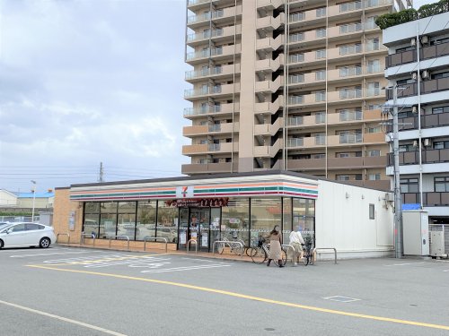コンビニ　セブンイレブン 堺下田町店（コンビニ）まで620m