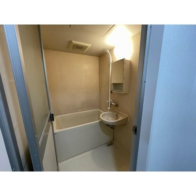 バス・シャワールーム　コジマ×ビックカメラ横浜大口店