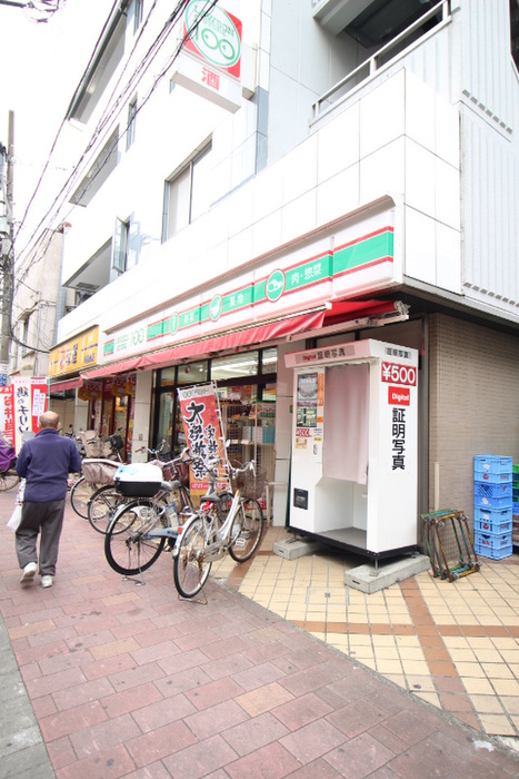 コンビニ　ローソン１００（コンビニ）まで260m