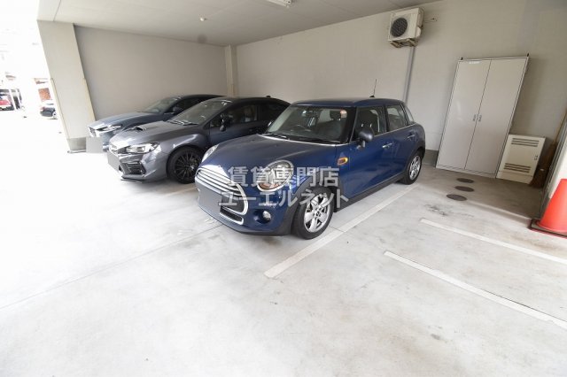 駐車場　敷地内駐車場