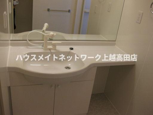 洗面設備　洗髪洗面化粧台（参考101号室反転室内写真）