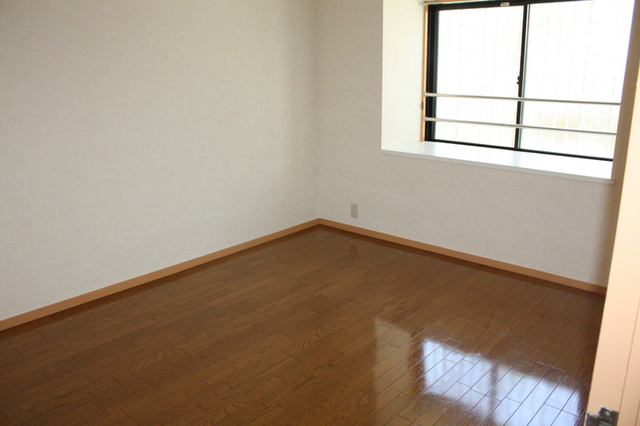 その他部屋・スペース　出窓付の落ち着いたお部屋です。