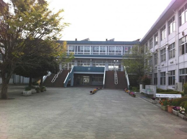 小学校　小田原市立富水小学校（小学校）まで357m