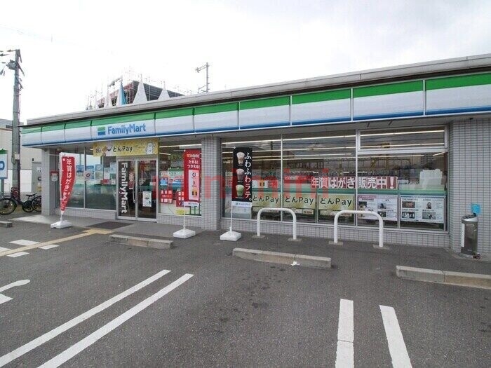 コンビニ　ファミリーマート茨木蔵垣内店（コンビニ）まで622m