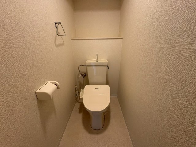 トイレ　レスカール白金