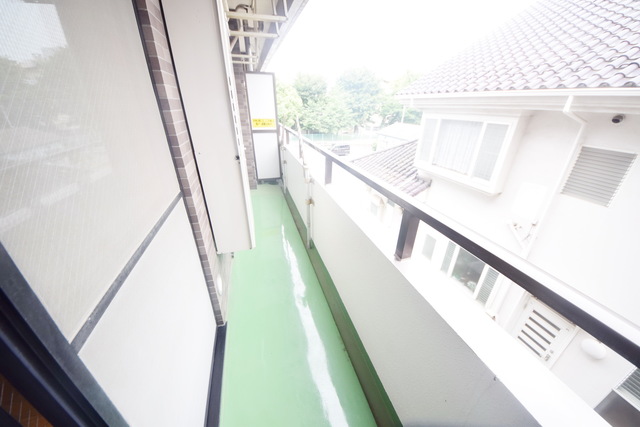 バルコニー　～今日は朝からお洗濯～