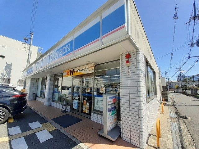 コンビニ　ローソン 恵我之荘駅前店様（コンビニ）まで855m