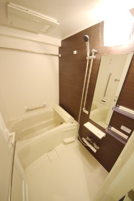 バス・シャワールーム　別部屋タイプ　参考写真です