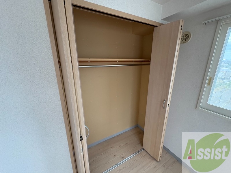 収納　寝室の収納です。部屋がすっきり片付きます。