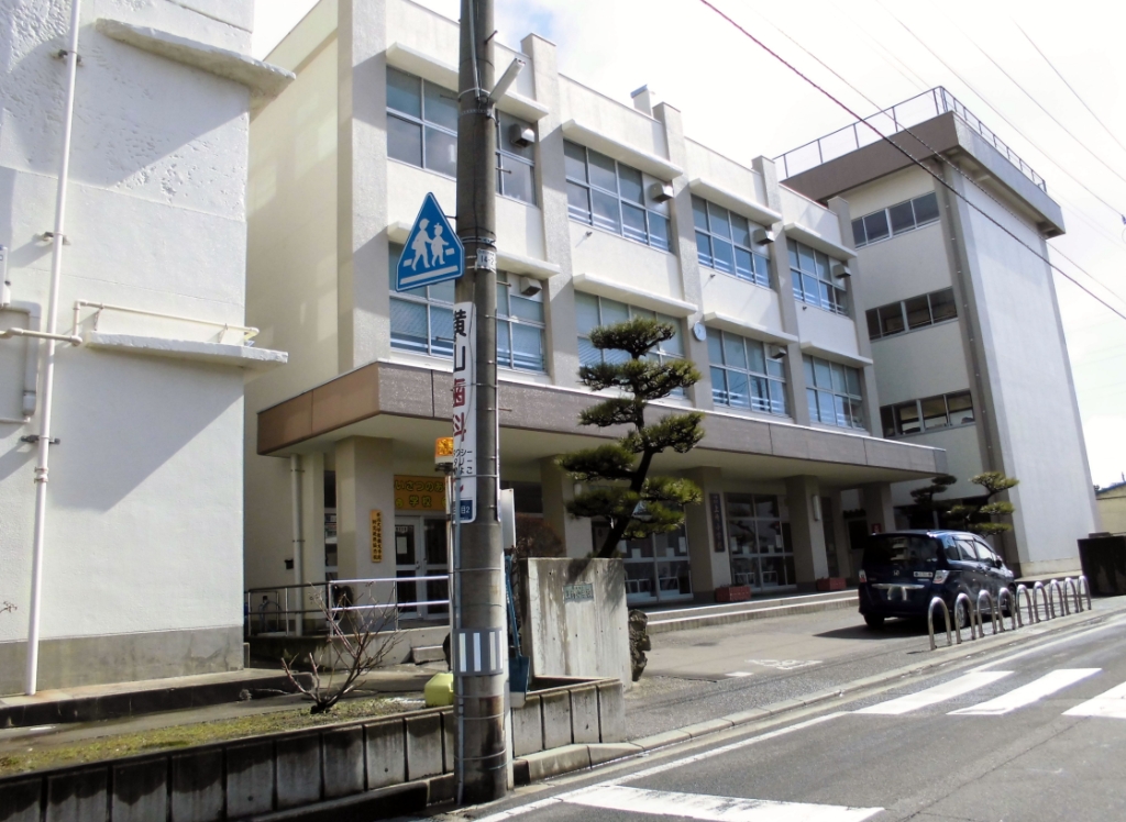 小学校　新潟市立上所小学校（小学校）まで468m