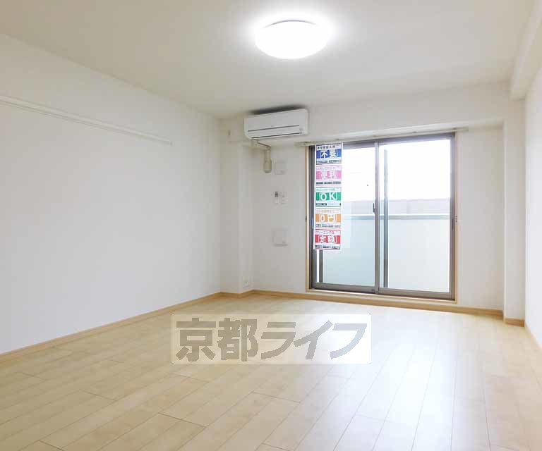 居室・リビング　広々としたお部屋です