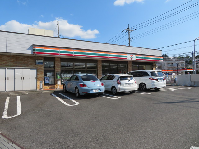 コンビニ　セブンイレブン横浜美しが丘5丁目店（コンビニ）まで360m