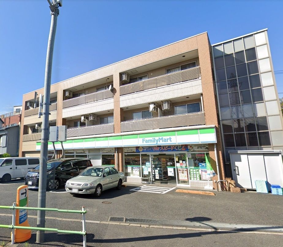 コンビニ　ファミリーマート西亀有二丁目店（コンビニ）まで330m