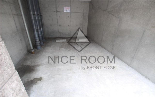 駐車場　LUXE難波EAST　駐車場