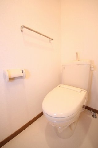 トイレ　清潔感のあるトイレです