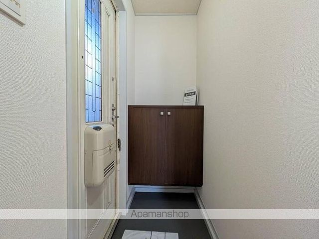 東山ハイツ B棟の玄関写真