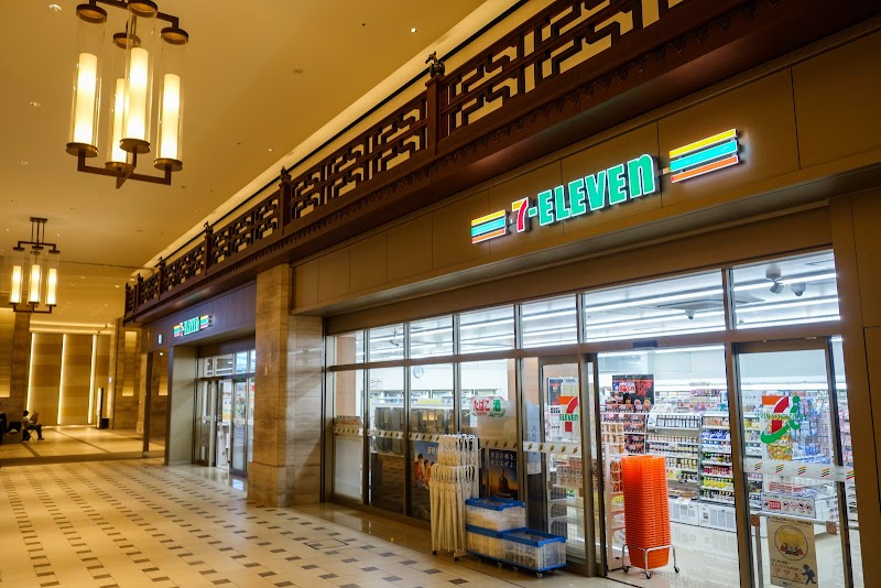 コンビニ　セブンイレブン東京ミッドタウン店（コンビニ）まで222m