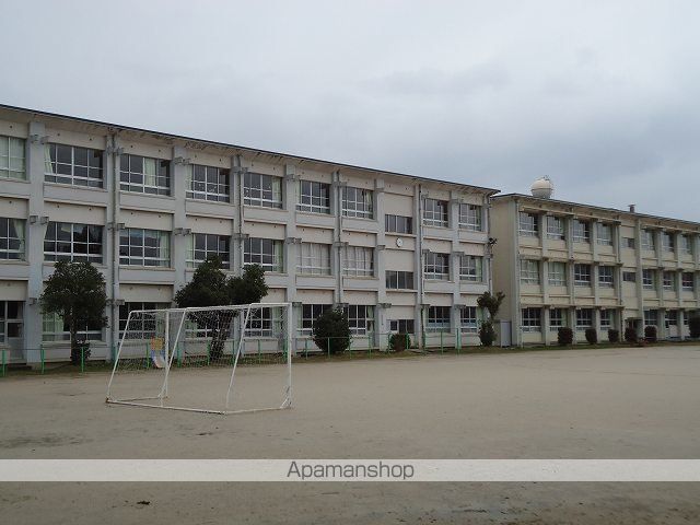 小学校　倉吉市立上灘小学校（小学校）まで350m