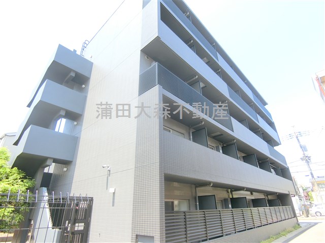 建物外観　2021年6月築　RC鉄筋コンクリート造地上5階建て総戸数3