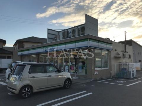 コンビニ　ファミリーマート　岡崎へごし町店（コンビニ）まで200m