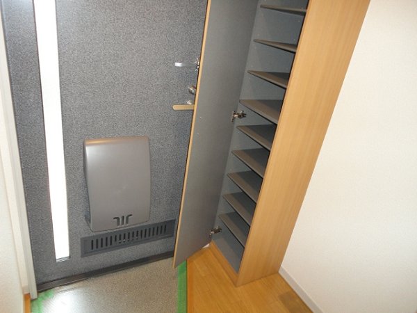 その他　玄関付近のお写真です★