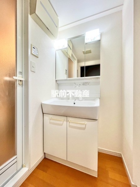 洗面設備　別部屋写真流用