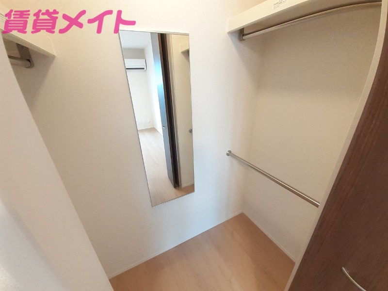 収納　同物件別部屋の写真