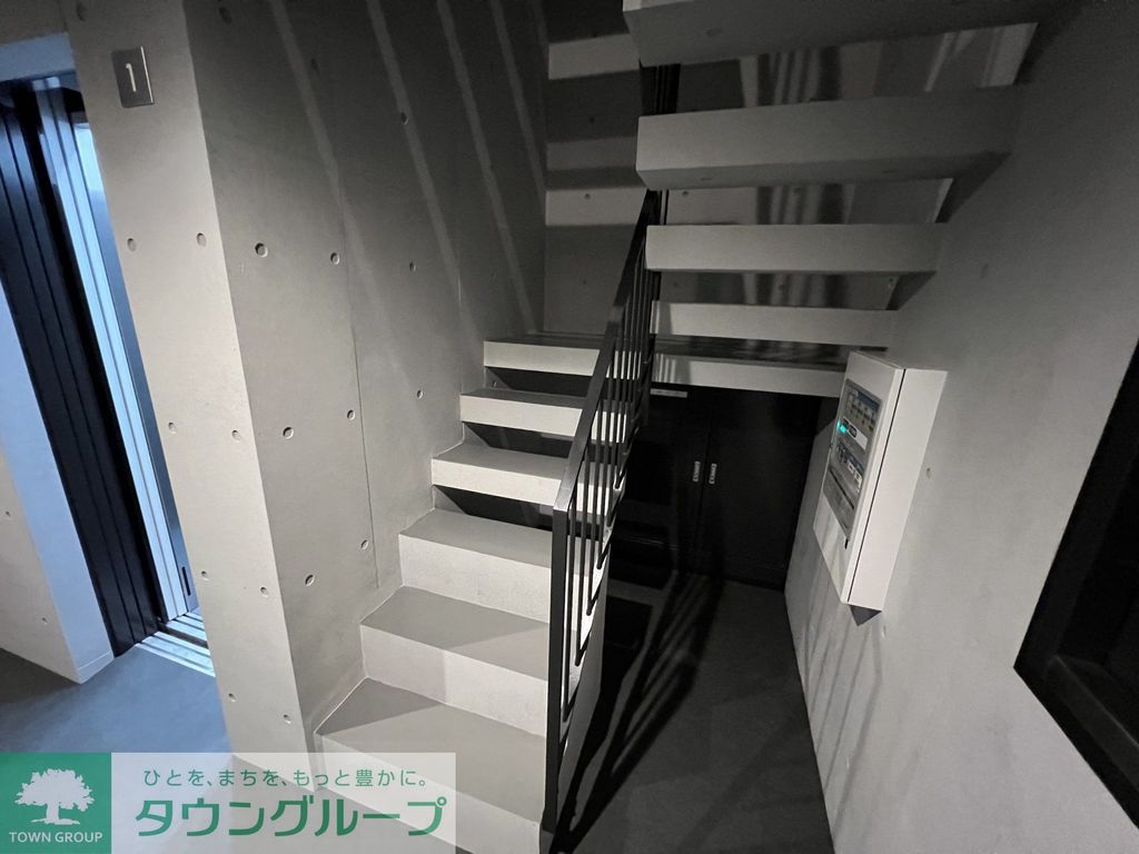 エントランス　バルコニー