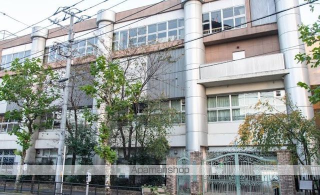中学校　桜橋中学校（中学校）まで831m