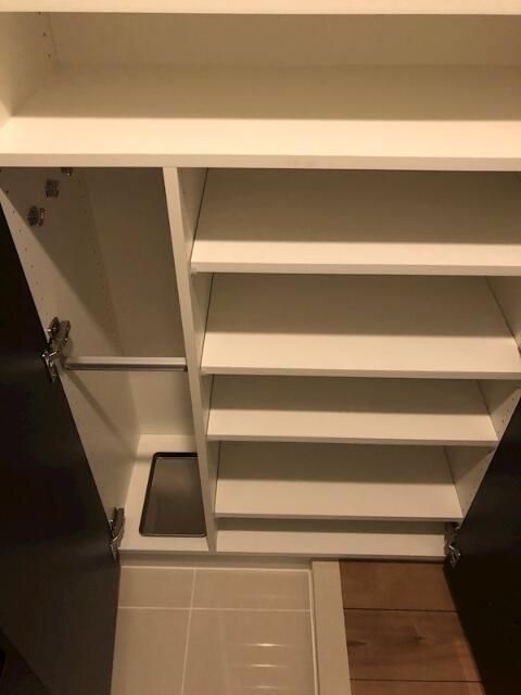 その他設備　玄関には靴箱もあるのですっきりおさまりそうですね☆