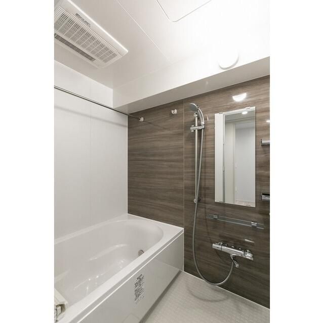 バス・シャワールーム　落ち着いた空間のお風呂です