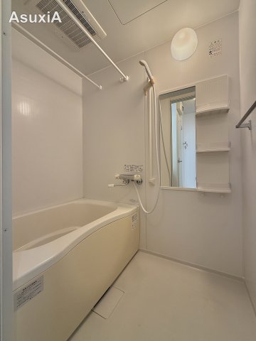 バス・シャワールーム　別タイプのお部屋の写真です。