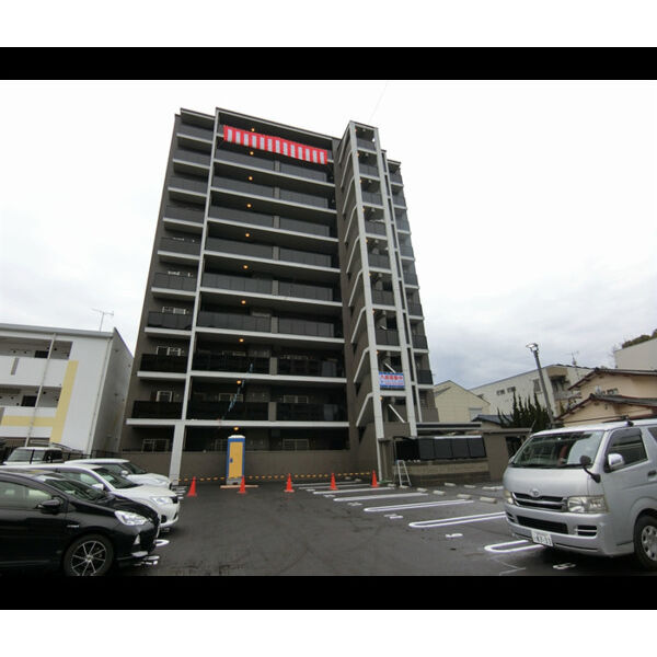 建物外観　ドゥ・メゾン