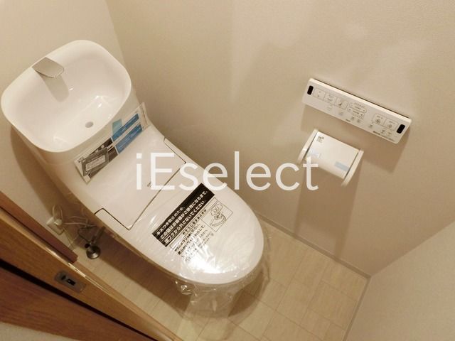 トイレ　ウォシュレット付き