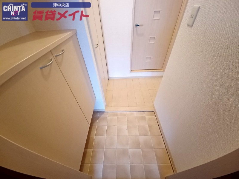 玄関　反転タイプ参考写真