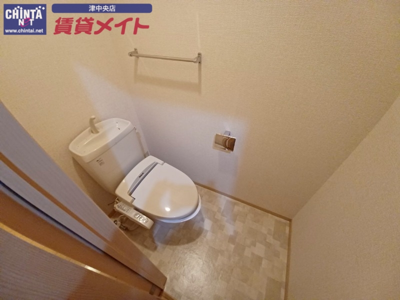 トイレ　反転タイプ参考写真