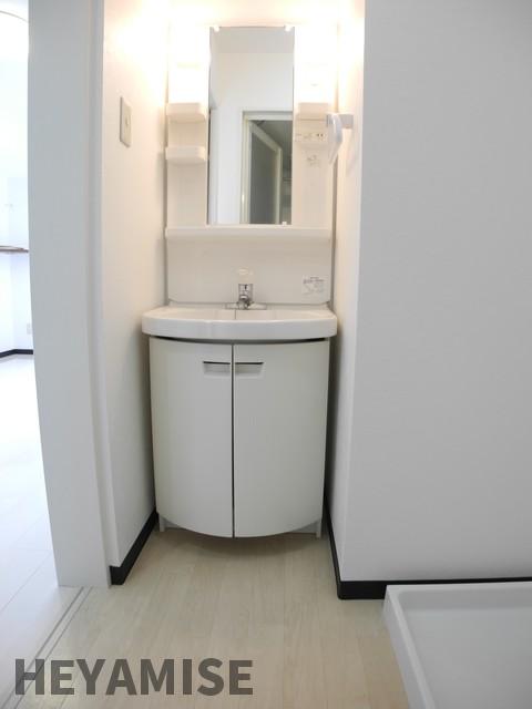 洗面設備　※同間取りの別の階のお部屋の写真です※