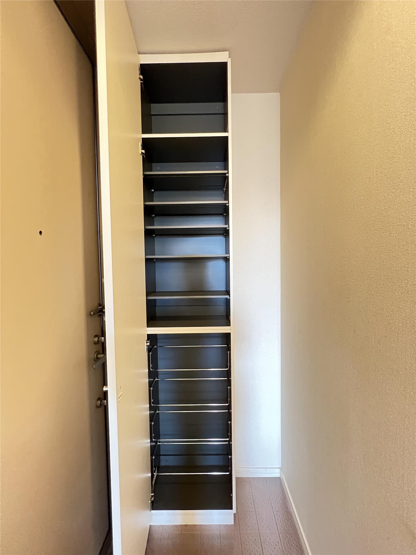 収納　クリーニング前