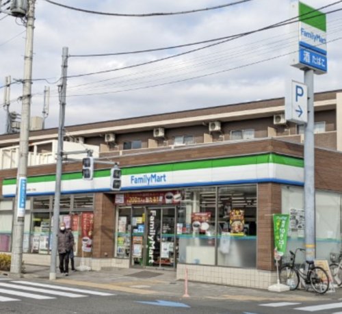 コンビニ　ファミリーマート 調布仙川町一丁目店（コンビニ）まで736m