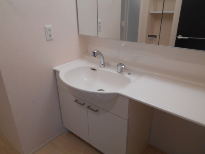 洗面設備　※同タイプ中部屋の写真参照