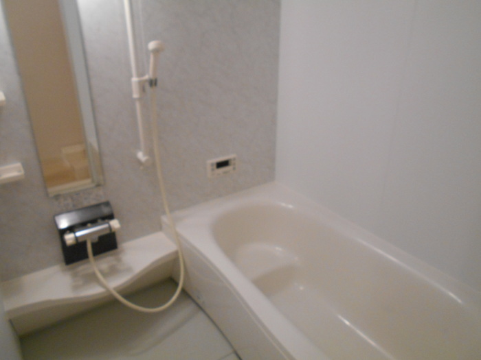 バス・シャワールーム　※同タイプ中部屋の写真参照