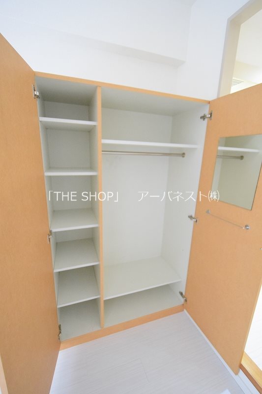 収納　同タイプの別部屋の室内写真です