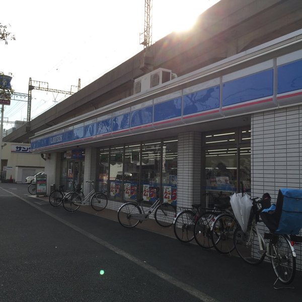 コンビニ　ローソン 東大阪高井田元町店（コンビニ）まで247m
