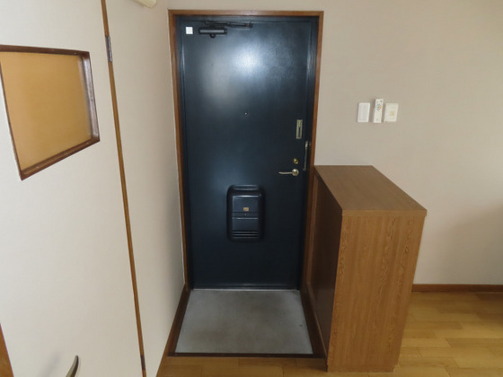 玄関　※別部屋の写真です