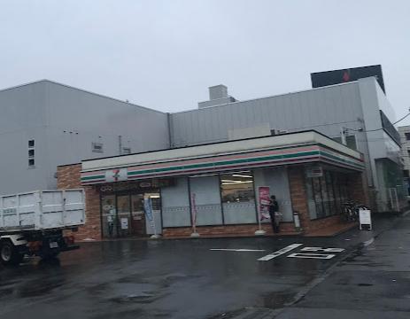 コンビニ　セブンイレブン江戸川東葛西2丁目店（コンビニ）まで380m
