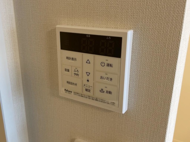 その他　給湯器リモコン(イメージ)