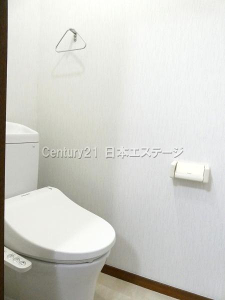 トイレ　温水洗浄便座完備です