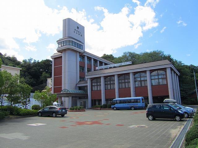 高校・高専　学校法人冬木学園　関西中央高等学校（高校・高専）まで1424m
