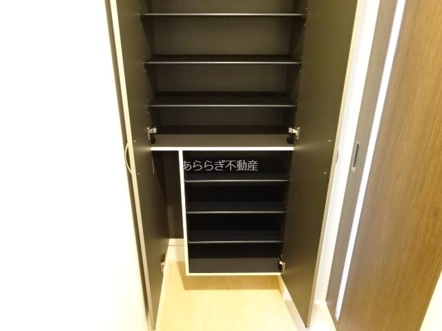玄関　下駄箱